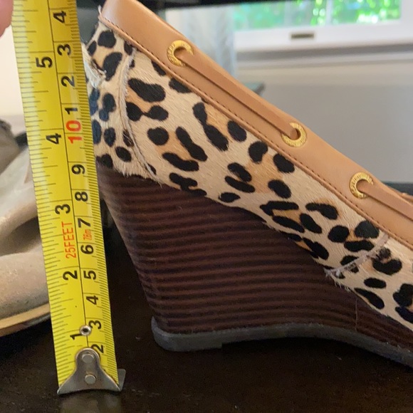 Cheetah Sperry Topsider wedgies. Sperry shoes. Leopard print. - Picture 6 of 7